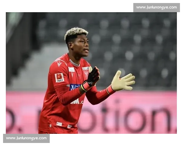 铃木彩艳：顶级联赛逐梦，婚姻计划暂搁置